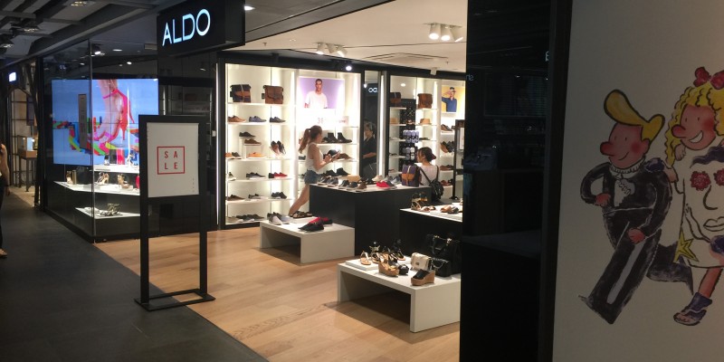 พื้นไม้โอ้ค เอ็นจิเนียร์ ติดต้ังร้าน ALDO, Siam Center